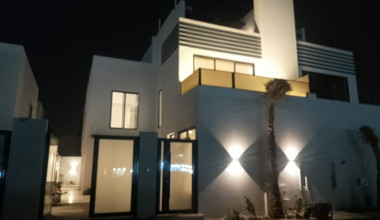 دوبلكس للبيع في الخبر جوان